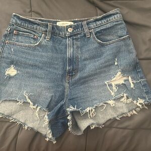 Abercrombie & Fitch the mom short high rise denim shorts